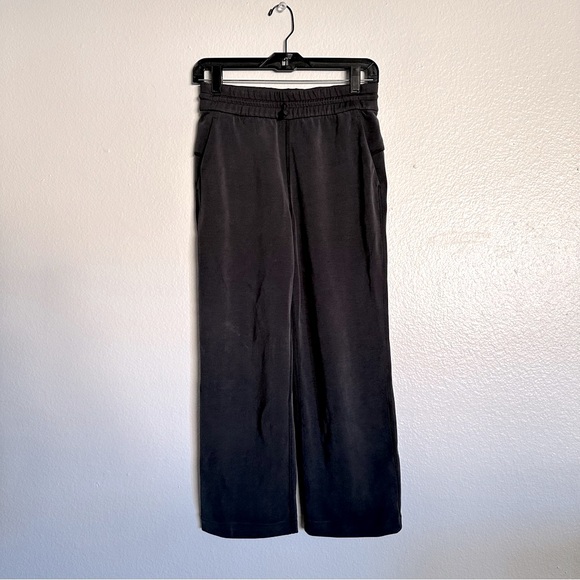 Softstreme High-Rise Straight-Leg Cropped Pant - Picture 4 of 15